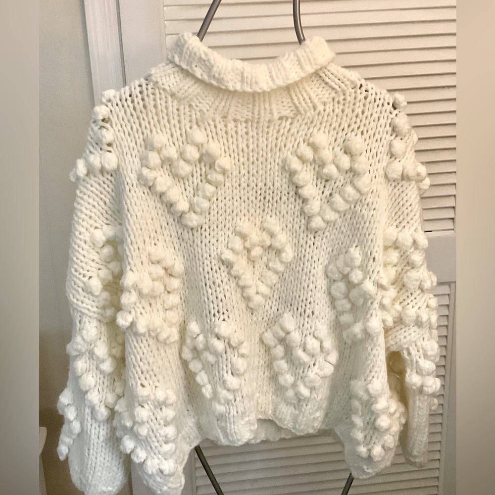 Hand knit sweater by CHICWISH